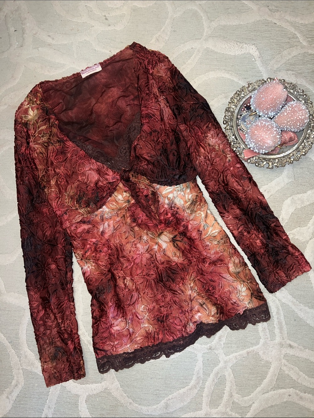 NWOT🌷MEGHAN NOLAND LOS ANGELES 🌷Wine floral lace trim camisole w long sleeve top